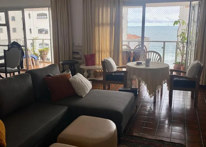 Apartamento espaçoso com vista Guarujá